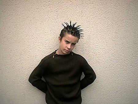 LOOOOOL !! bon déja 1er dossier sur moi avc mes spyke yaaa ... 3ou 4an! mdr